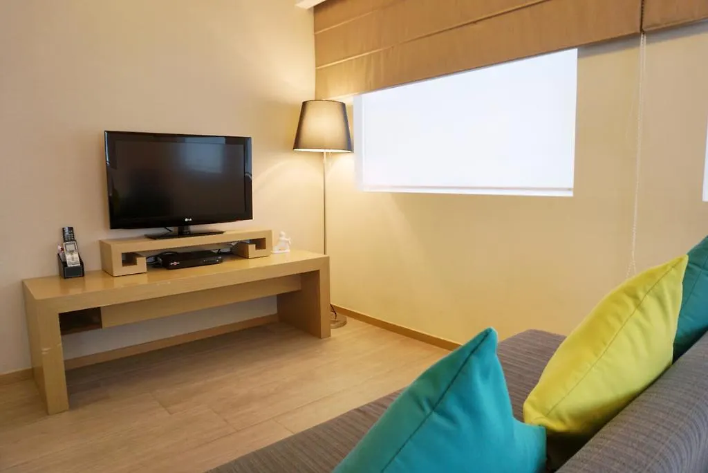 Apartment Kapok Hong Kong 3*,  Chine